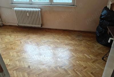Apartament cu 3 camere semidecomandat în Central - 2