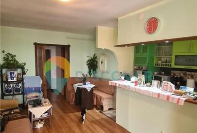 Bloc Nou , Adama , zona Stefan Cel Mare , 75.000 Euro - 2
