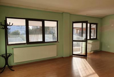 Spațiu comercial, de 35 mp, în Central - 5