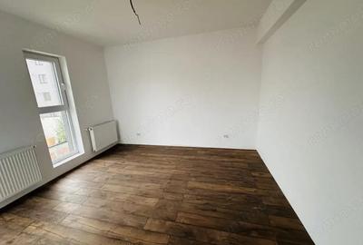 Casă cu 5 camere cu Teren 249 Mp în Roșu - 4