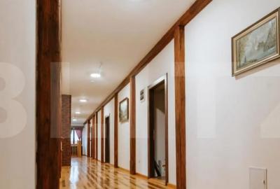 Casă cu 7 camere cu Teren 3000 Mp în Central - 14