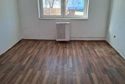 Garsonieră decomandată în Trei Stejari - 3