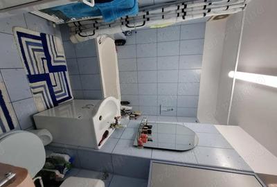 Apartament cu 4 camere decomandat în Govândari