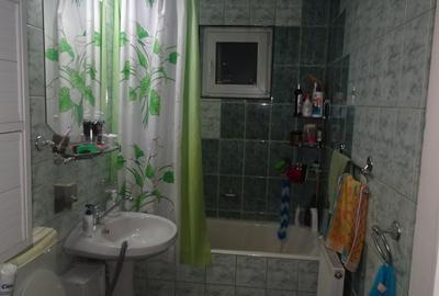 Apartament cu 3 camere decomandat în Scărișoara - 8