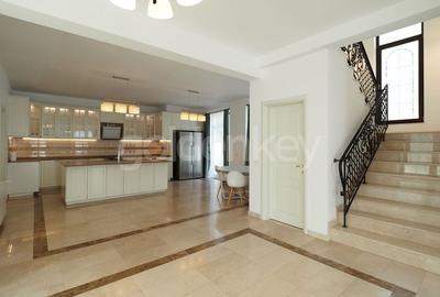 Vila cu finisaje moderne in complex rezidential - 5