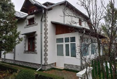 Casă cu 6 camere cu Teren 900 Mp în Pucioasa - 2