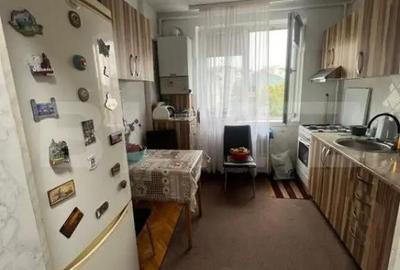 Apartament cu 3 camere semidecomandat în Independenței - 1