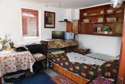 Casă cu 3 camere decomandat în Mislea - 2