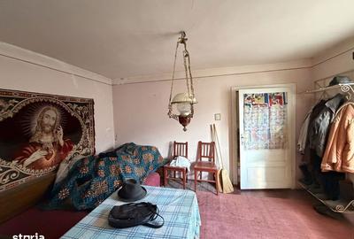 Casă cu 4 camere în Dâmbul Rotund