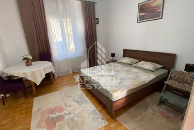 Casa, 4 camere, curte comuna de 150 mp,  zona Complexul Studentesc - 5