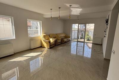 Casă cu 4 camere în Central - 2