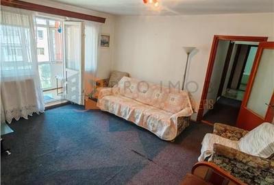 Apartament cu 3 camere semidecomandat în Micro 5