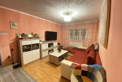 Apartament 3 Camere, Decomandat, Etaj 3, Garaj,  Aradului, Comision 0 - 11