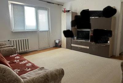 Vand apartament 2camaere,semidecomandat ,55 mp ,conf 1.
