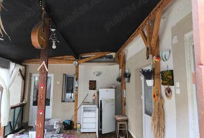 Casă cu 4 camere cu Teren 352 Mp în Central - 1