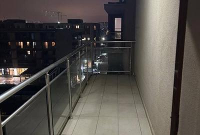 Apartament cu 3 camere decomandat în Metalurgiei