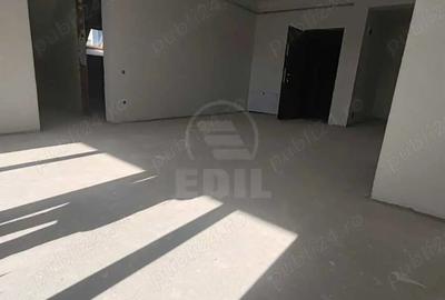 Apartament cu 3 camere semidecomandat în Sud - 8