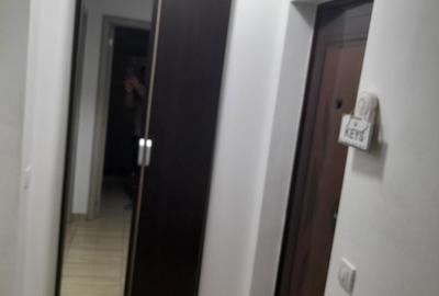 Garsonieră decomandată în Micro 3 - 4
