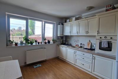 Apartament cu 2 camere semidecomandat, mobilat în Eroii Revoluției