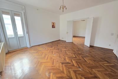 Casă cu 14 camere cu Garaj în Central - 18