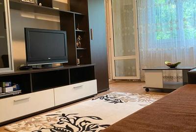 Apartament cu 3 camere decomandat în Sălăjan