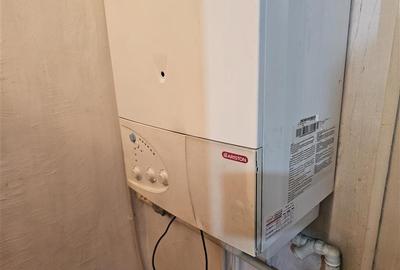 Apartament cu 2 camere decomandat în Micro IV - 21