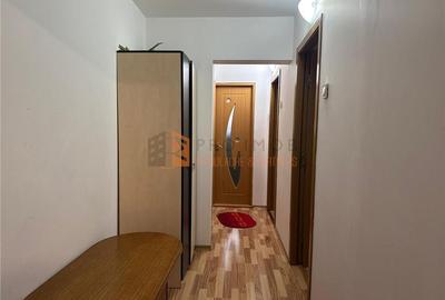 Apartament 3 camere cf 1 semidecomandat zona Micro 5 - 9