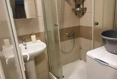 Garsonieră decomandată în P-ța Universității