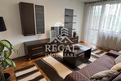 Apartament cu 3 camere decomandat, mobilat în Micro 4 - 1