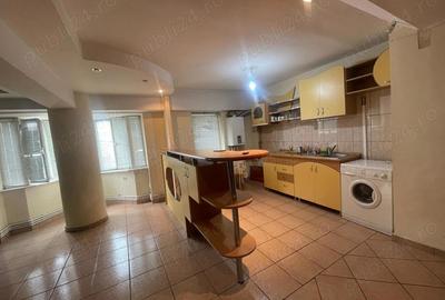 Apartament cu 3 camere în Central - 1