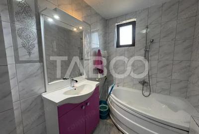 Apartament decomandat cu 3 camere 69 mpu 2 parcari Brana Selimbar - 1