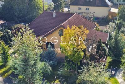 Casă individuală cu 4 camere cu Canalizare în Central