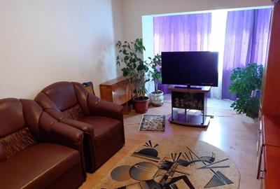 Apatament 3 camere de vanzare - Biserica Sf. Anastasia - 2