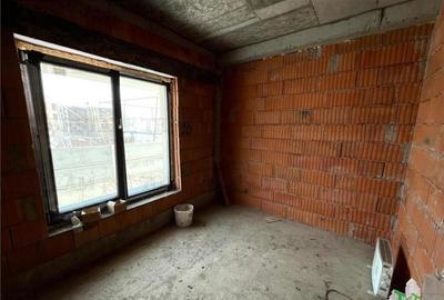 Casă cu 4 camere cu Teren 1108 Mp în Tunari