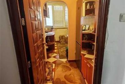 Apartament cu 2 camere semidecomandat, mobilat în Tei - 2