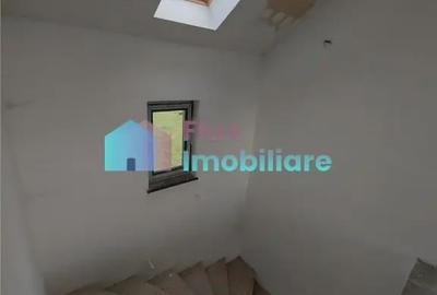 Casă cu 4 camere cu Teren 8450 Mp în Central - 2