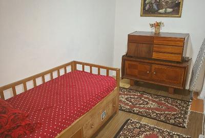 Inchiriez apartament 2 camere la curte Andronache - 3
