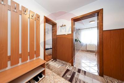 Casă cu 8 camere cu Teren 720 Mp în Central - 24