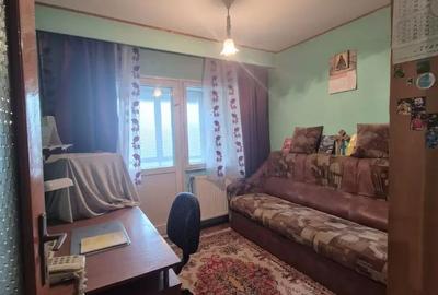 Apartament cu 4 camere decomandat în Republicii - 3