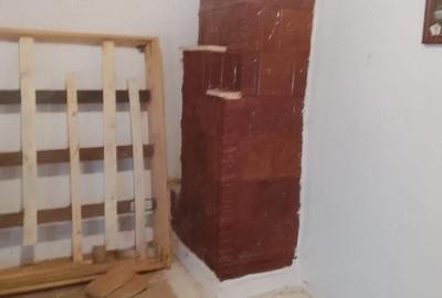 Casă cu Teren 2022 Mp în Hotarele - 1