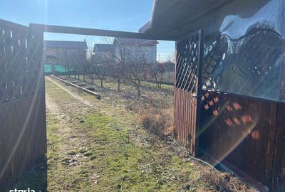 Casă cu 4 camere cu Canalizare în Domnești