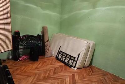 Casă cu 4 camere în Democrației