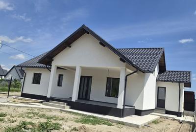 Casă cu 4 camere în Mărgineni - 5