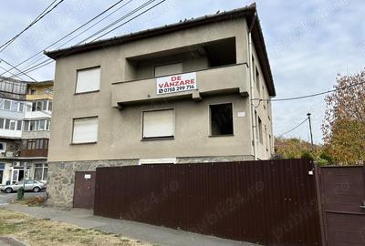 Vand imobil mare P+2,in Mun.arad,str,Poetului, st,461 mp,sc.386 mp. - 7