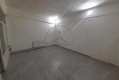 Spațiu comercial, de 65 mp, în Central - 3