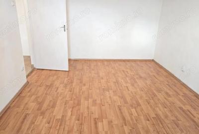 Apartament cu 2 camere decomandat în Micro 15