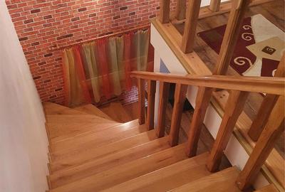 Casă cu 5 camere cu Teren 1258 Mp în Brad - 7