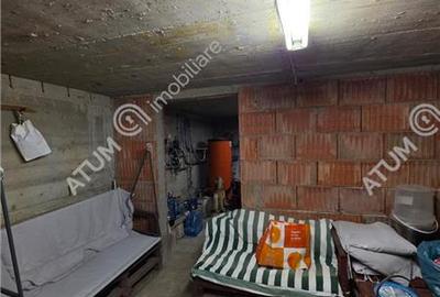 Casă individuală cu 5 camere cu Canalizare în Tineretului - 23