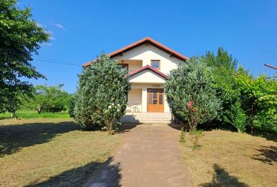 Casă cu 4 camere în Băicoi - 2