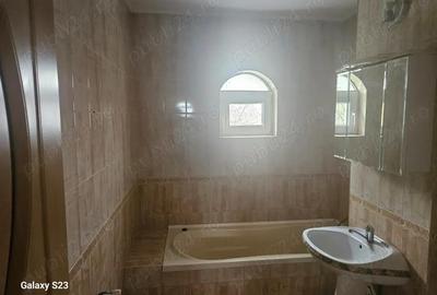 Casă cu 6 camere cu Teren 15000 Mp în Galata - 14